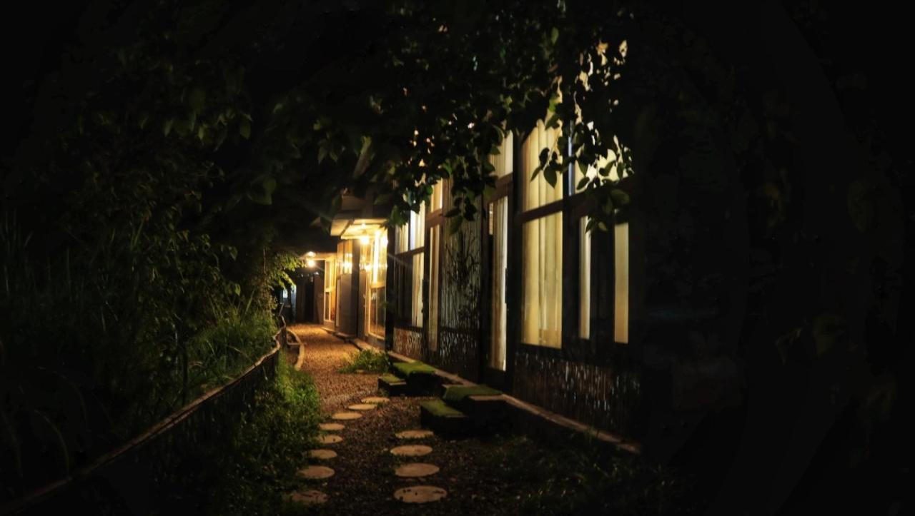 Arayam Bhimtal Hotel Bhowali Ngoại thất bức ảnh